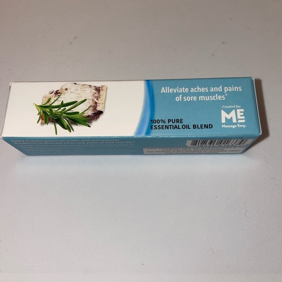 $5.00 add on 💥    RareEssence Soothe Aromatherapy Roll-On For Sore Muscles NIP - Picture 2 of 4